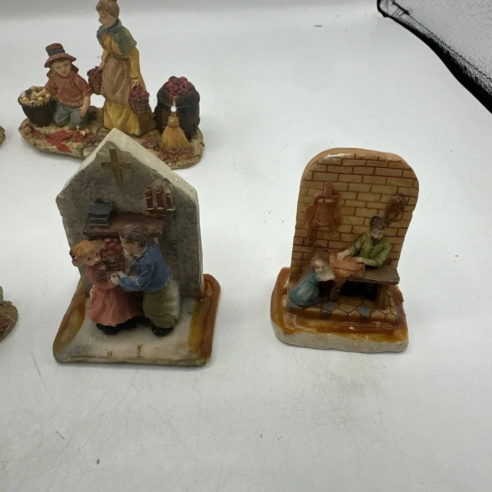 Thanksgiving Figurines Resin Hand Painted Country Style 7 Piece Set
